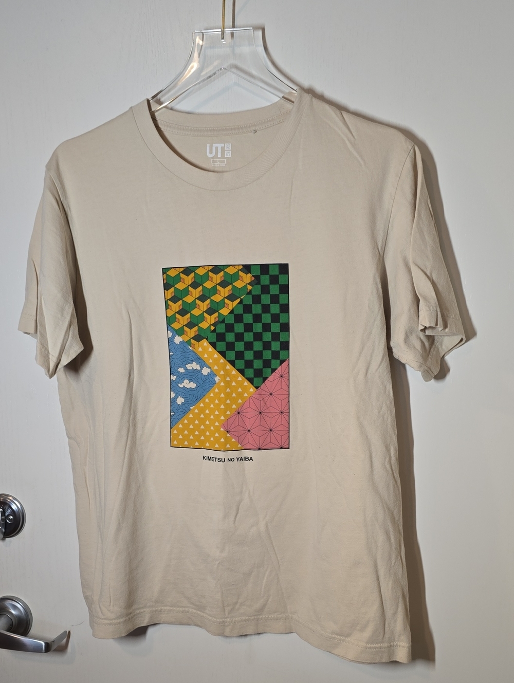 Uniqlo Men Beige Graphic T-Shirt with Multicolor Kimetsu no Yaiba Panel